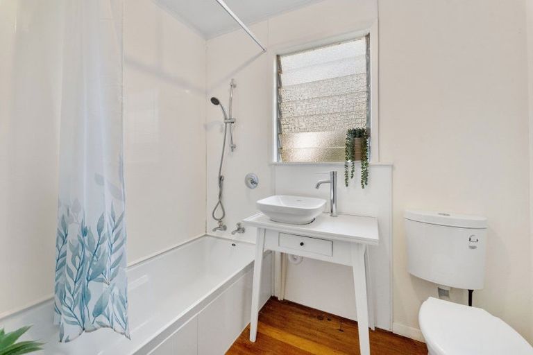 Photo of property in 13 Tongariro Street, Paraparaumu, 5032