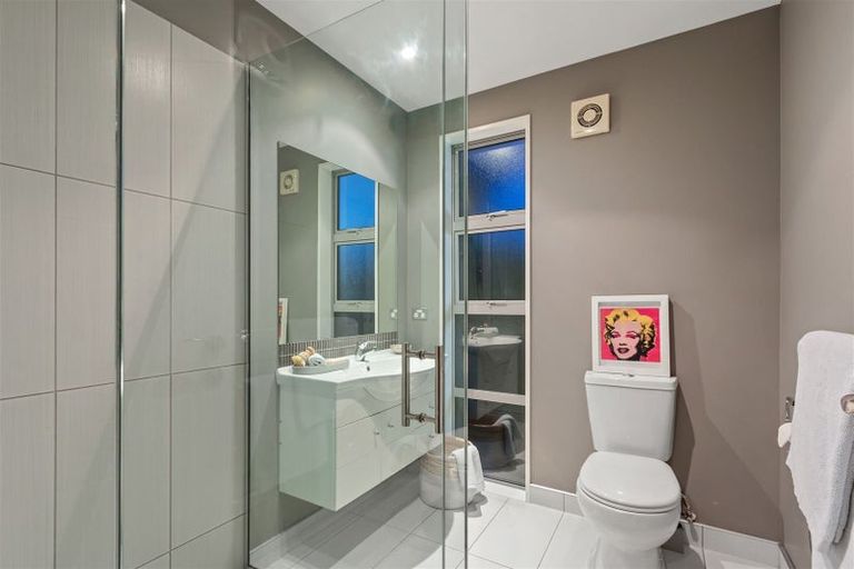 Photo of property in 128a Holly Road, St Albans, Christchurch, 8014