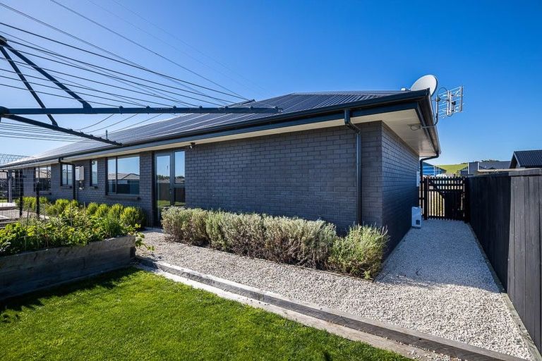 Photo of property in 29 Honeyfield Drive, Whalers Gate, New Plymouth, 4310