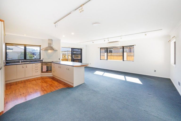 Photo of property in 31-33 Oak Crescent, Ashhurst, 4810