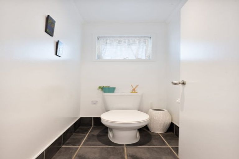 Photo of property in 12 Helena Street, Massey, Auckland, 0614