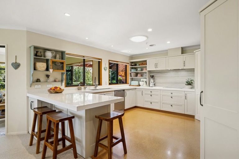 Photo of property in 22 Fairview Terrace, Waipahihi, Taupo, 3330