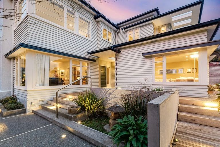 Photo of property in 33 Cheviot Road, Lowry Bay, Lower Hutt, 5013