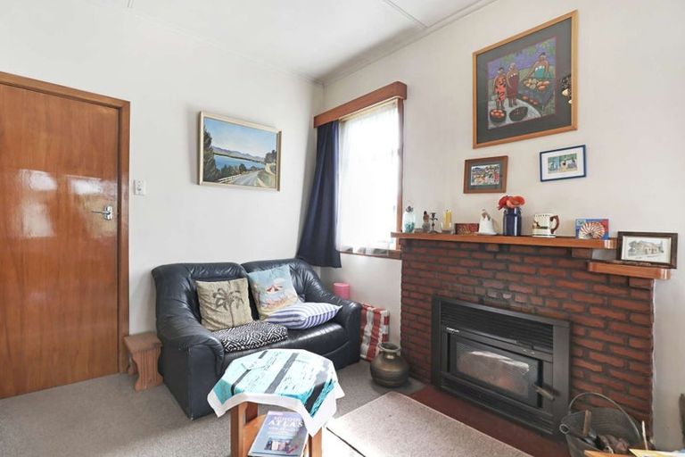 Photo of property in 5 Gloag Street, Waverley, 4510