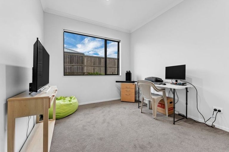 Photo of property in 16 Skiffington Road, Pokeno, 2402