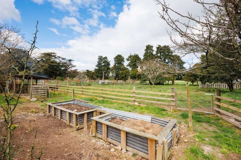 Photo of property in 42 Mangahao Road, Shannon, Palmerston North, 4474