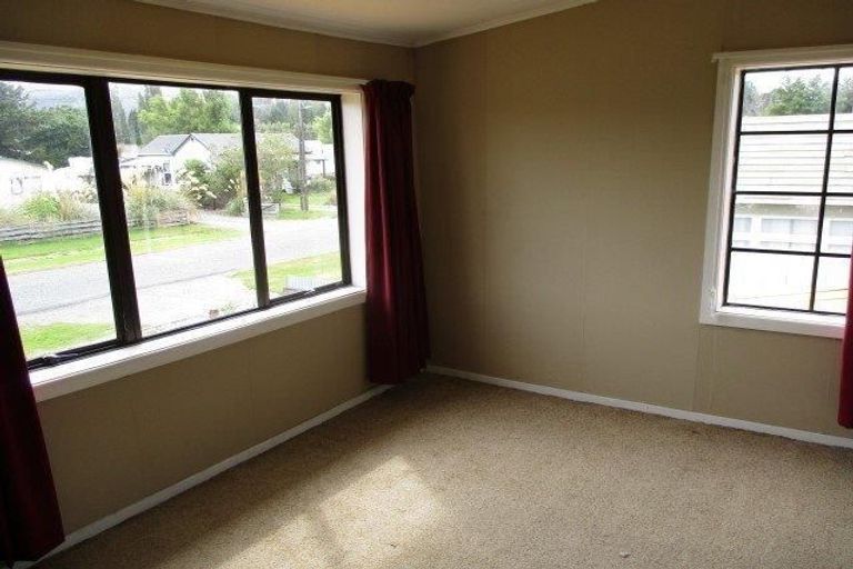 Photo of property in 24 Helena Street, Lumsden, 9730