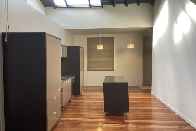 Photo of property in 2u7 King Street, Mount Cook, Wellington, 6021