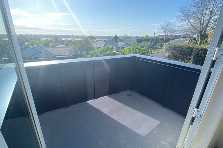 Photo of property in 1 Lysaght Place, Welcome Bay, Tauranga, 3112
