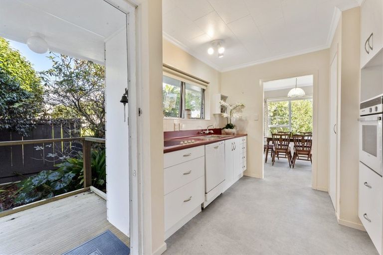 Photo of property in 237 Tukapa Street, Westown, New Plymouth, 4310