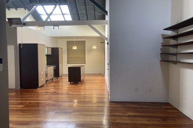 Photo of property in 2u7 King Street, Mount Cook, Wellington, 6021