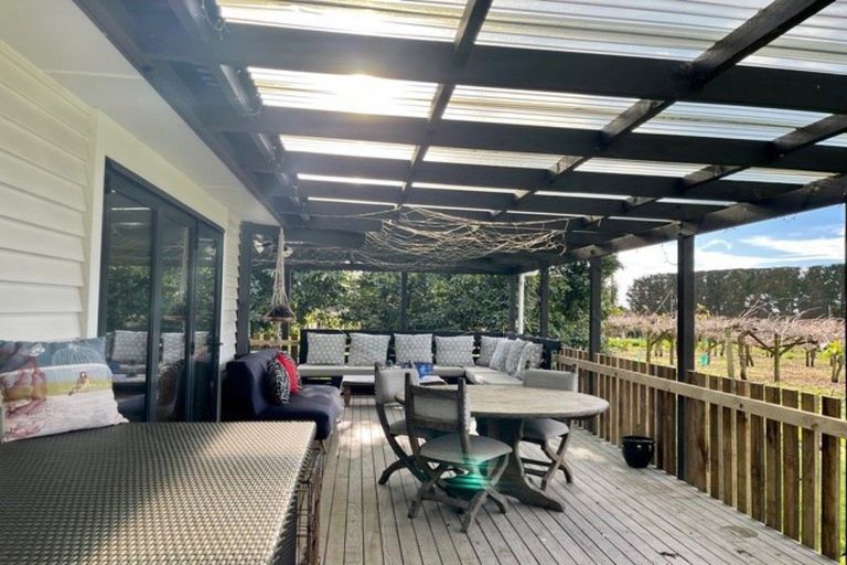 Photo of property in 330 No 2 Road, Te Puke, 3182