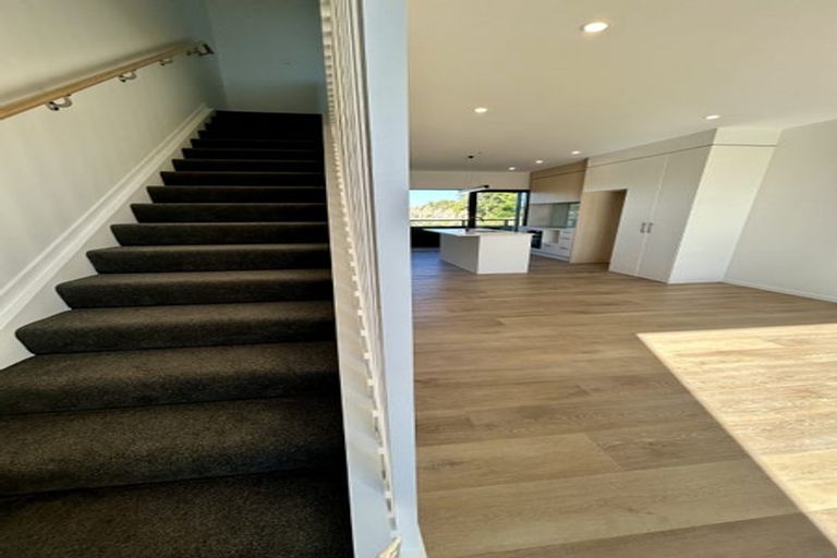 Photo of property in 15 Tiraumea Drive, Pakuranga, Auckland, 2010