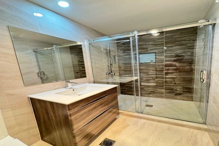 Photo of property in 100a Everglade Drive, Totara Heights, Auckland, 2105