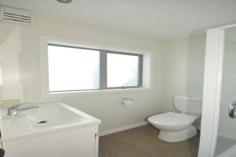 Photo of property in 12 Sunhaven Drive, Newlands, Wellington, 6037