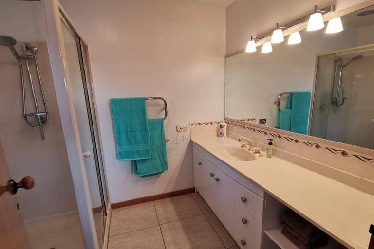 Photo of property in 11 Amdale Avenue, Broomfield, Christchurch, 8042