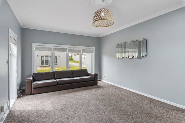 Photo of property in 116 Seaview Road, Paraparaumu Beach, Paraparaumu, 5032