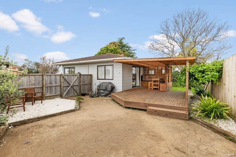Photo of property in 1/50a Tawa Crescent, Manurewa, Auckland, 2102