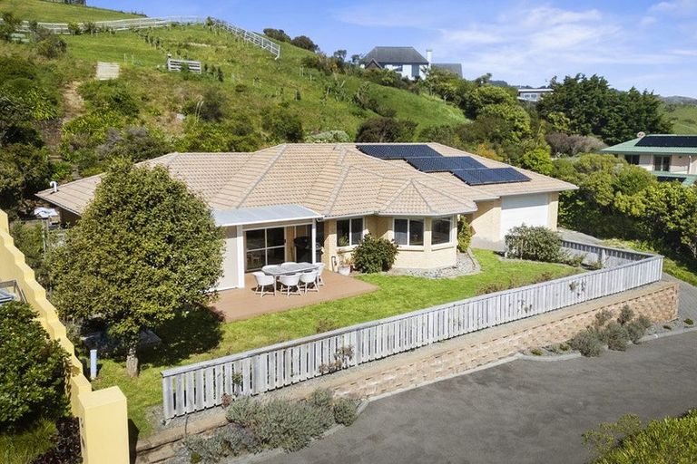 Photo of property in 125 Woodman Drive, Tawa, Wellington, 5028