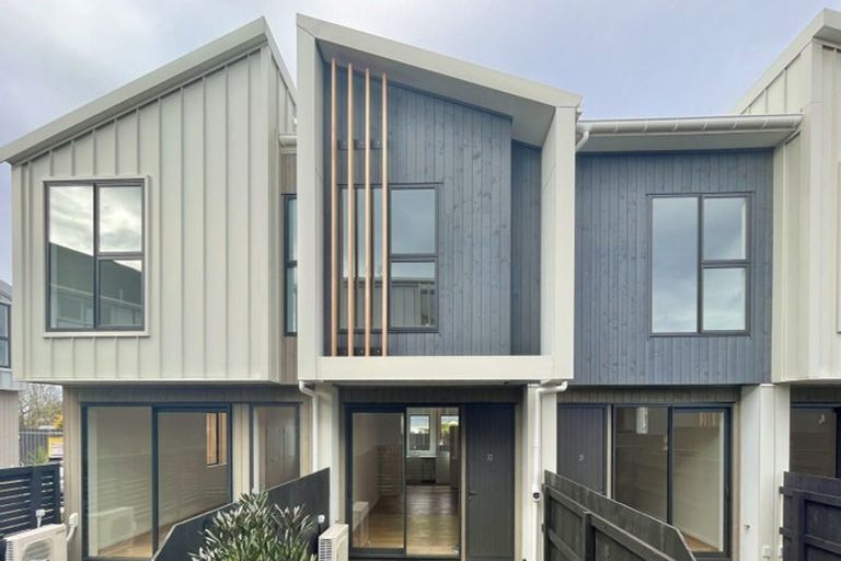 Photo of property in 22/82 East Coast Road, Milford, Auckland, 0620