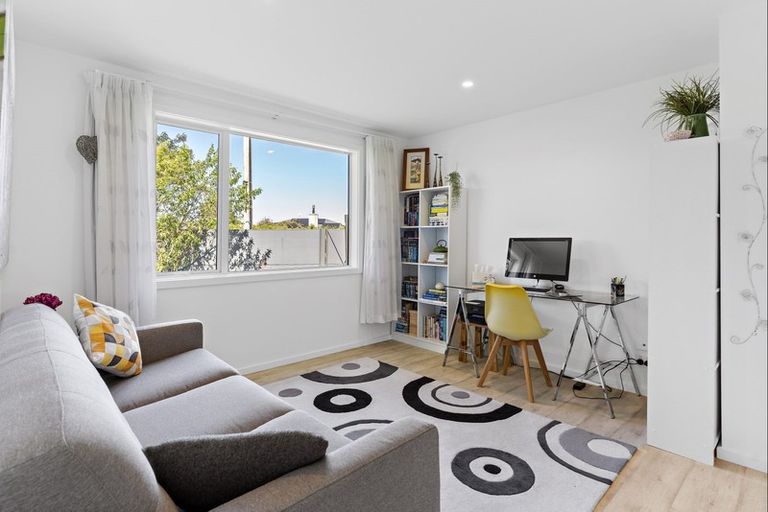 Photo of property in 33 Mcmaster Street, Greytown, 5712