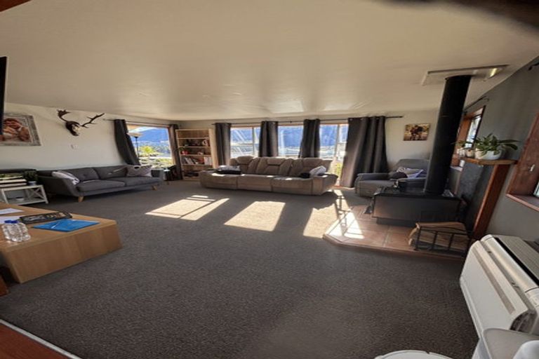 Photo of property in 23 Oregon Drive, Kelvin Heights, Queenstown, 9300