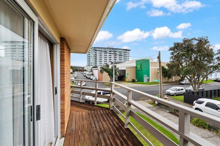 Photo of property in 18a Moenui Avenue, Orewa, 0931