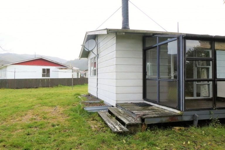 Photo of property in 12 Mace Street, Reefton, 7830