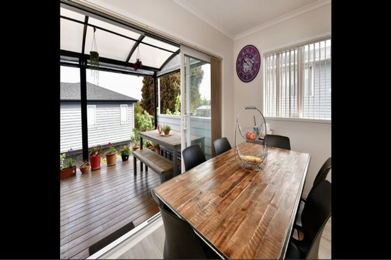 Photo of property in 780 East Coast Road, Oteha, Auckland, 0630