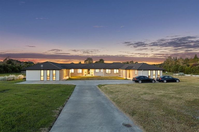 Photo of property in 1 Three Oaks Drive, Dairy Flat, Albany, 0794