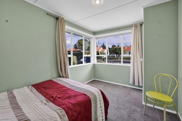 Photo of property in 16 Plympton Street, Brooklands, New Plymouth, 4310