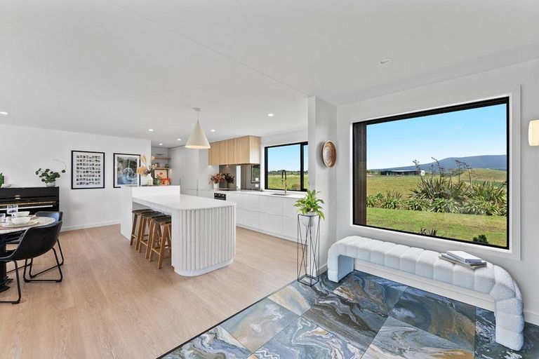 Photo of property in Tapuae, 26 Washer Road, Omata, New Plymouth, 4374