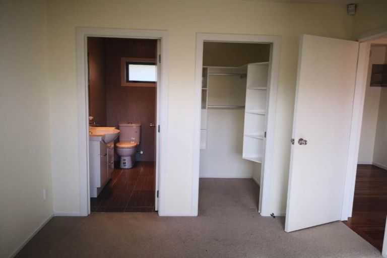 Photo of property in 16a Karamu Street, Te Atatu Peninsula, Auckland, 0610