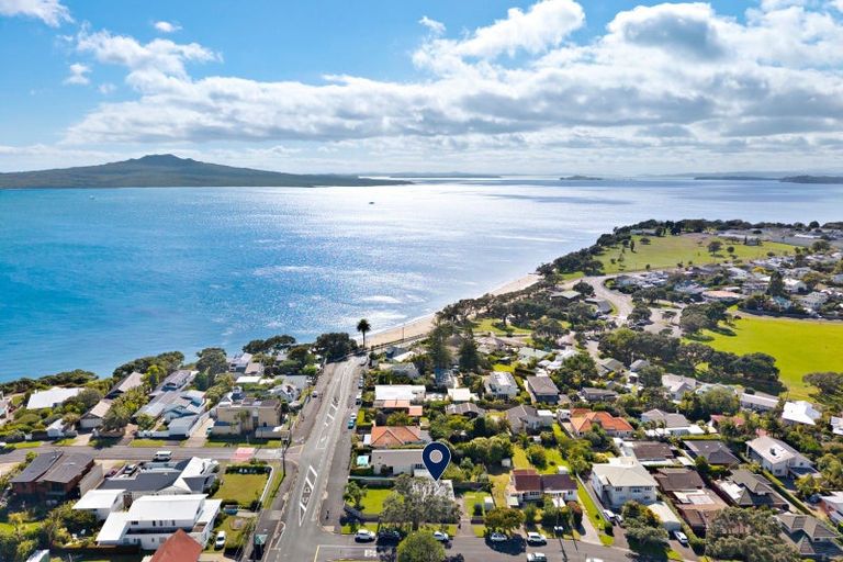 Photo of property in 27 Old Lake Road, Narrow Neck, Auckland, 0624