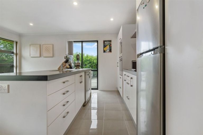 Photo of property in 11 Rainey Crescent, Papamoa Beach, Papamoa, 3118