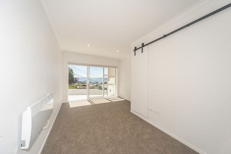 Photo of property in 58 Mortimer Terrace, Brooklyn, Wellington, 6021