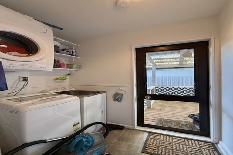 Photo of property in 14a Mason Street, Moera, Lower Hutt, 5010