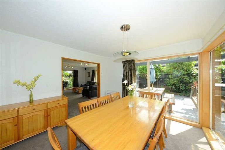 Photo of property in 157 Hawthornden Road, Avonhead, Christchurch, 8042