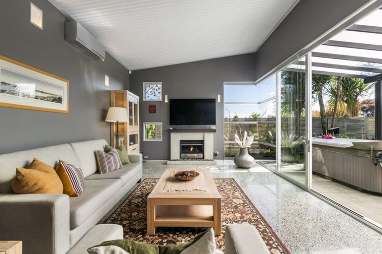Photo of property in 2 Pounamu Avenue, Greenhithe, Auckland, 0632