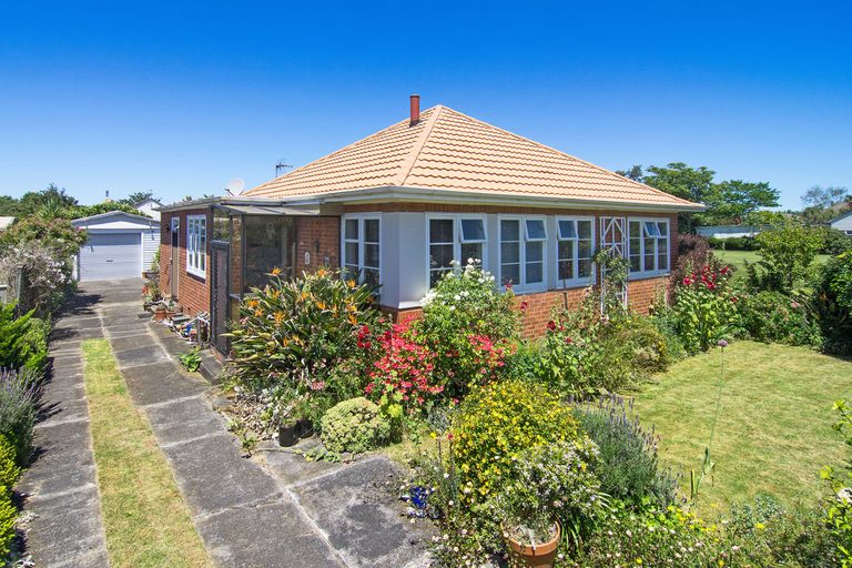 Photo of property in 32 Masters Crescent, Masterton, 5810