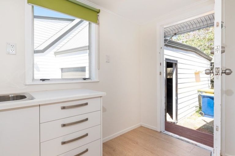 Photo of property in 1/29 Humphrey Kemp Avenue, Henderson, Auckland, 0612