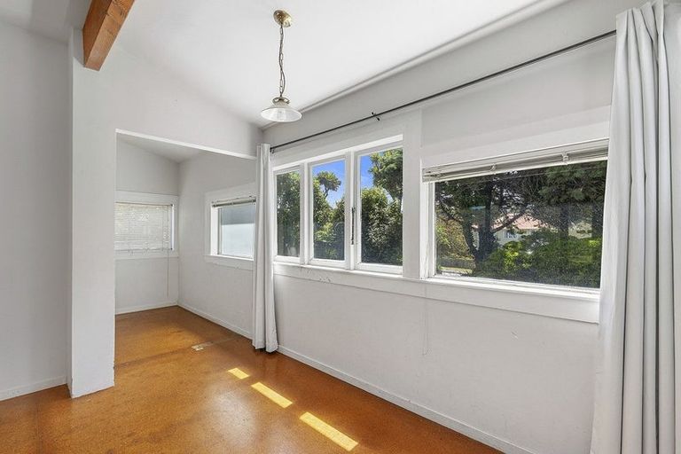 Photo of property in 52 Main Road, Titahi Bay, Porirua, 5022