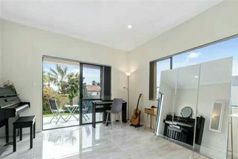 Photo of property in 32 Westerham Drive, Dannemora, Auckland, 2016