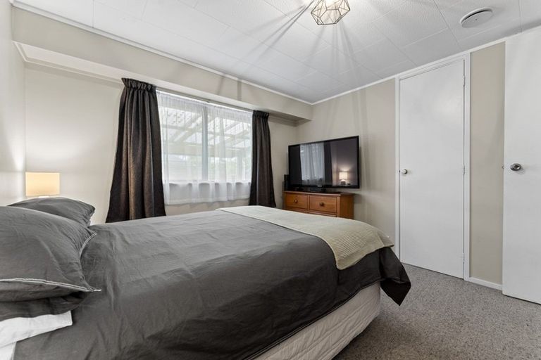 Photo of property in 23 Peppertree Glade, Kelvin Grove, Palmerston North, 4414