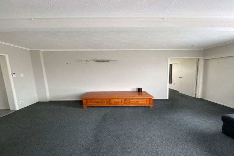 Photo of property in 10 Kaweka Street, New Lynn, Auckland, 0600