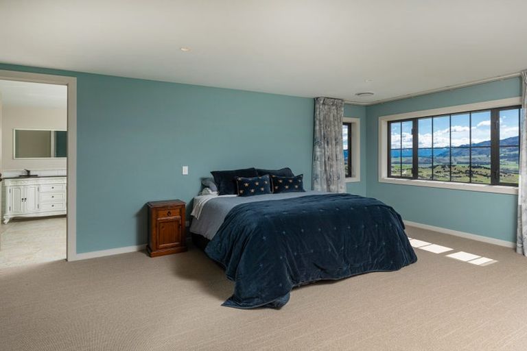 Photo of property in 23 Miharo Lane, Queensberry, Cromwell, 9383