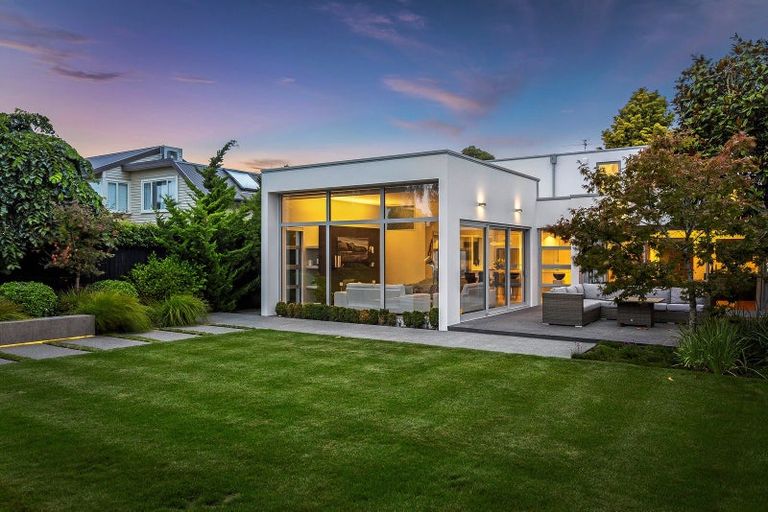 Photo of property in 86 Hinau Street, Riccarton, Christchurch, 8041
