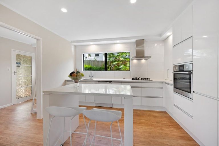 Photo of property in 6 Odin Place, Beach Haven, Auckland, 0626