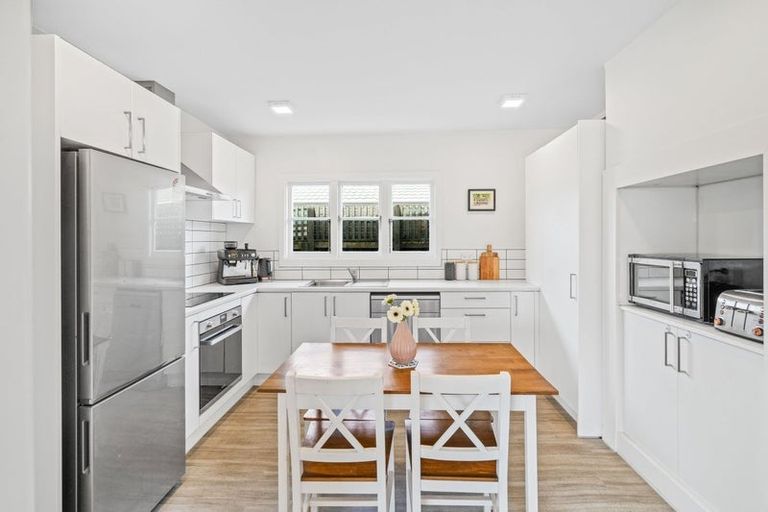 Photo of property in 2 Rustic Lane, Spreydon, Christchurch, 8024