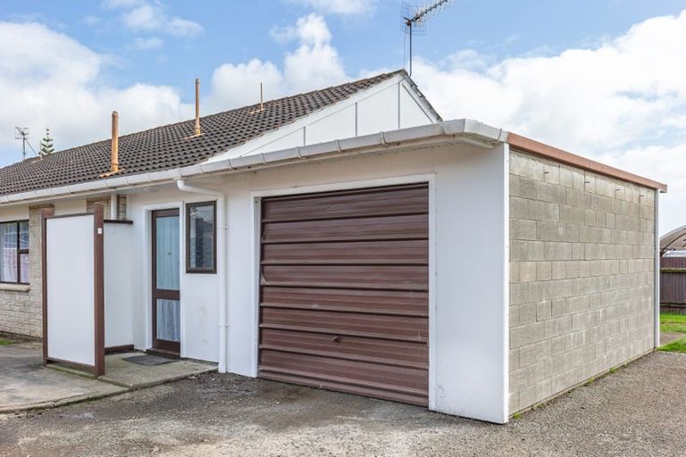 Photo of property in 72 Hokio Beach Road, Levin, 5510